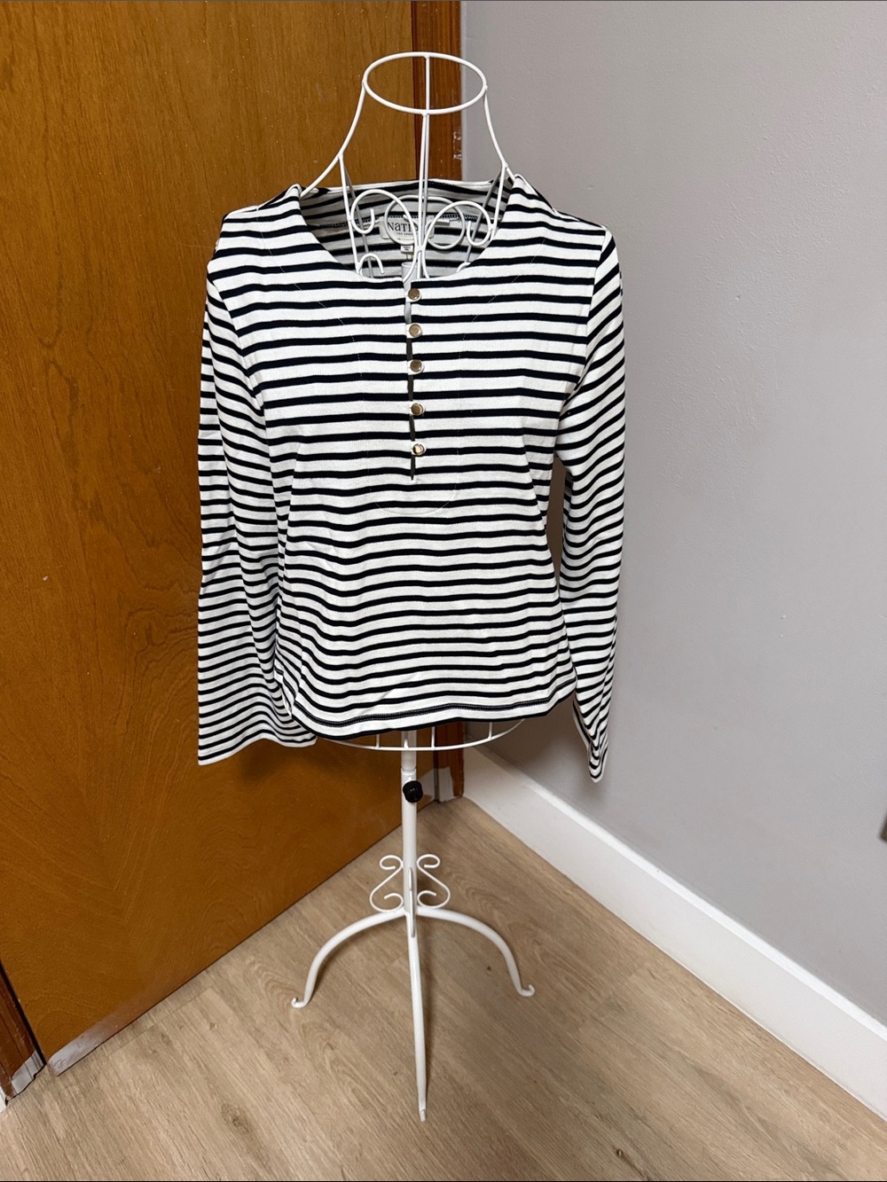Women’s Black and White Striped Button-Front Long Sleeve Top